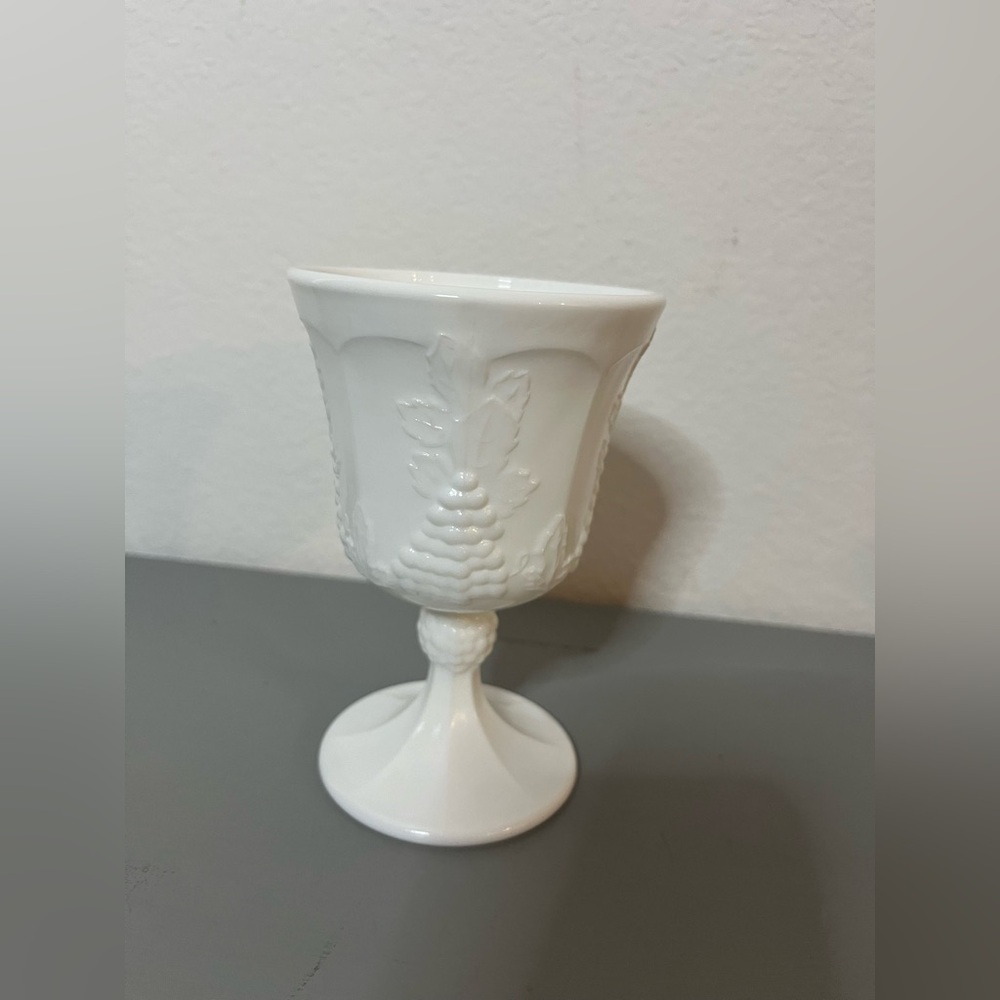 Vtg 1960s Indiana Glass Colony Harvest Grape White Milk Glass Goblet 5.25" 8 oz